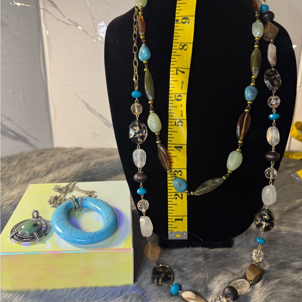 Elegant Multicolor Beaded Necklace and Bracelet Set